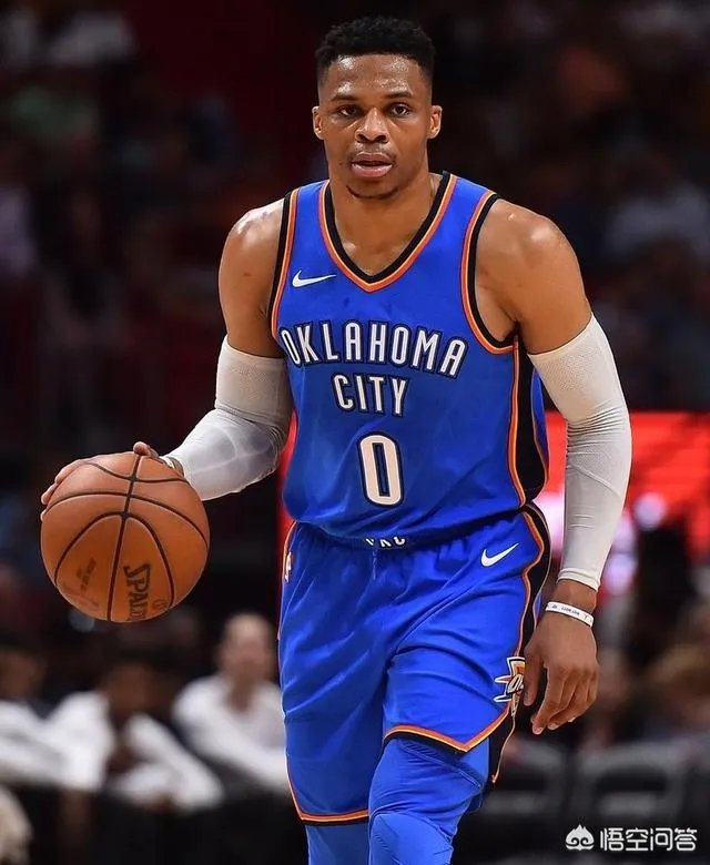 威少对阵热火狂摘18个篮板,如何看待他为了场均三双刷数据的行为?