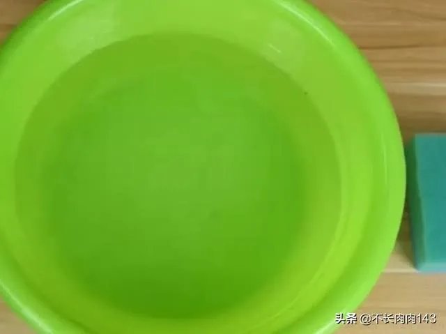 什么方法让风扇叶子不沾尘？