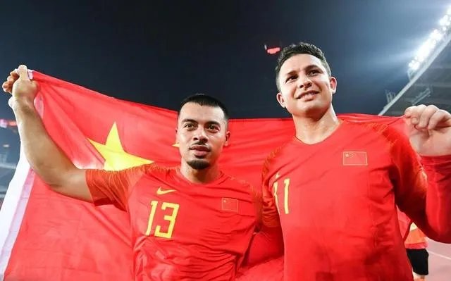 知名足球媒体人袁野爆料称，国足主帅三周后出炉，22冠王领跑，李铁还有机会吗？