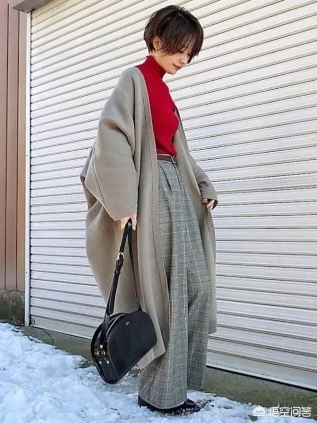 今年秋季比较流行什么样的外套呢？