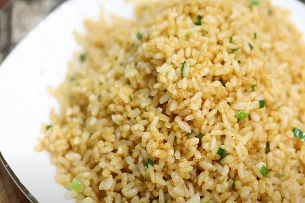 酱油炒饭的做法 酱油炒饭简单的做法