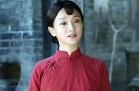 周迅躺着玩手机鼻梁被砸伤，你也有过相似的经历吗？