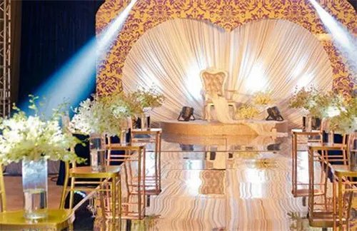 金色婚礼现场布置方法   金色主题婚礼效果图