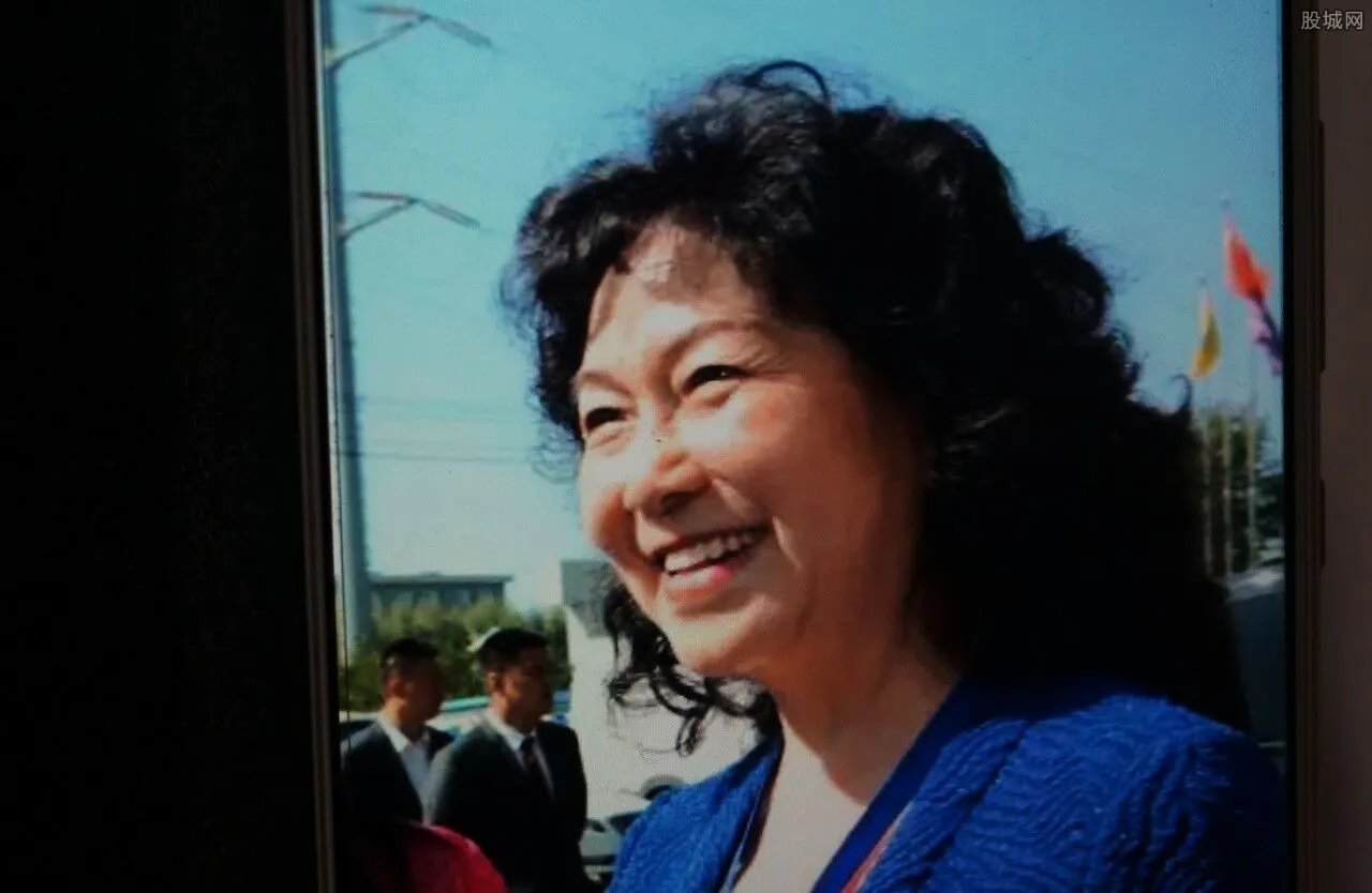 高俊芳家族51亿资产 高俊芳简历照片曝光