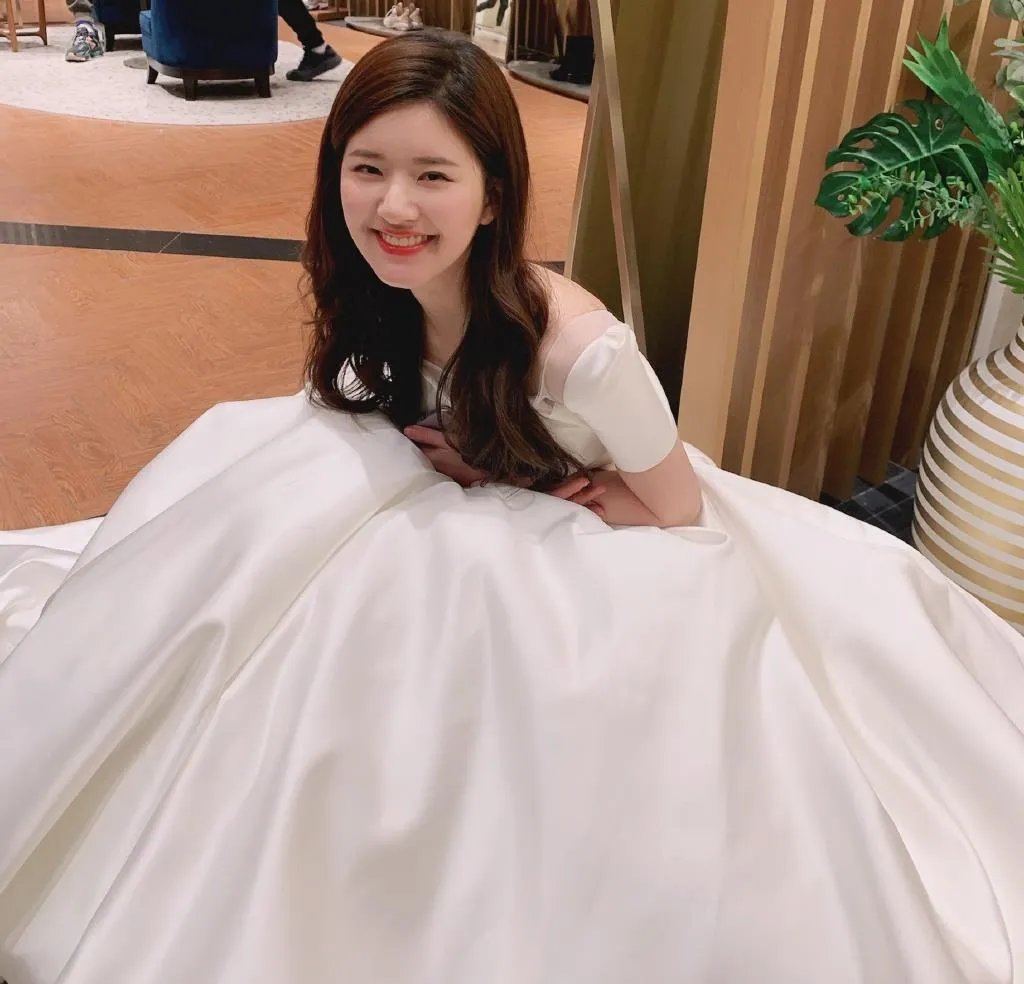 赵露思事件之后，网友众嘲、于正发图内涵，本人现状如何？