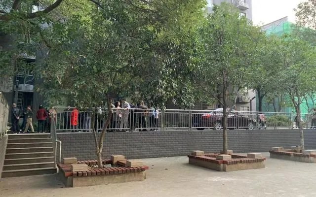 长沙9岁遇害男童舅舅：百余人围观疯子暴行，如果是你们的孩子呢。你怎么看？