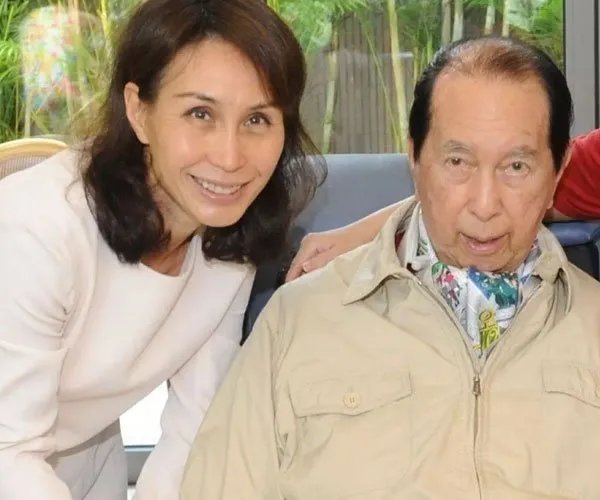 何鸿燊为什么能娶四个 钱多好办事就这么随意