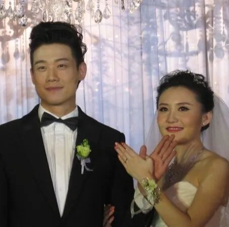 打渔晒网韩佳老公曝光    网友称秒杀金秀贤