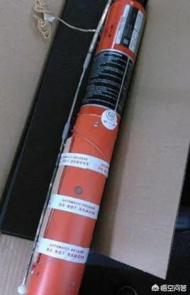 飞机的黑匣子是什么颜色?