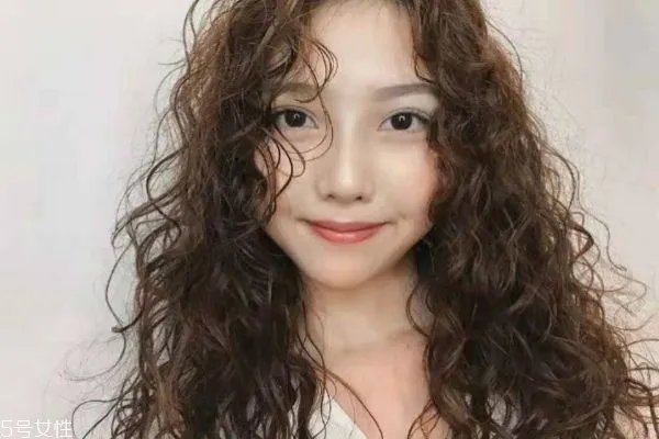 羊毛卷怎么卷 羊毛卷短发发型图片