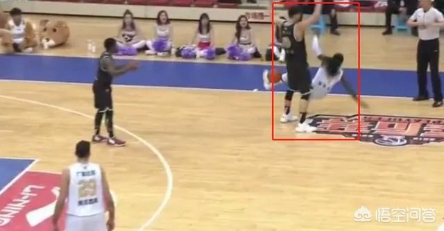 广厦队主场对阵新疆，第二节末孙桐林卡位被吹假摔技术犯规，你怎么看？