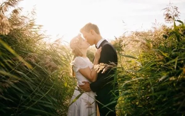 你觉得面包和爱情哪个更重要？