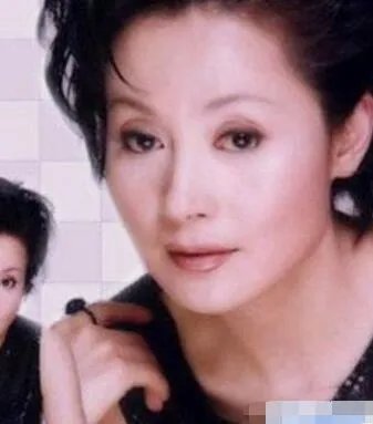 邬倩倩年轻时的照片遭曝光  她竟是著名导演尤小刚老婆