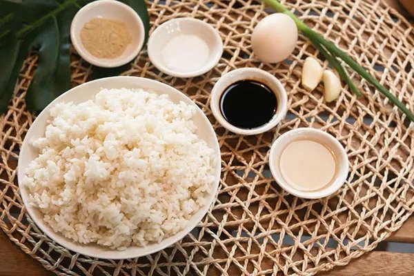 酱油炒饭的做法 酱油炒饭简单的做法