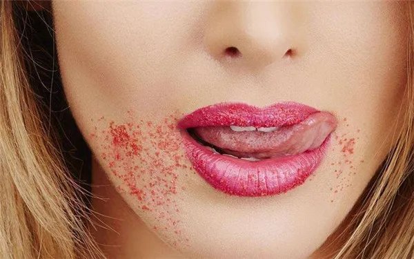 嘴唇很干怎么办