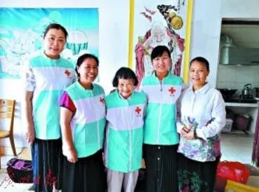 捐出全部养老金的老人是谁？