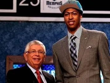 今年全明星MVP浓眉是谁？