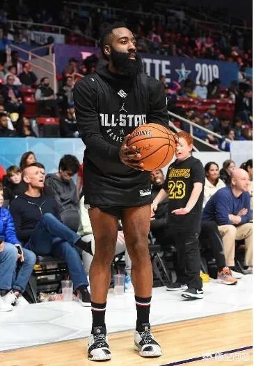 6人上双，哈登31+8+10率火箭121-105轻取老鹰，怎么评价这场比赛？