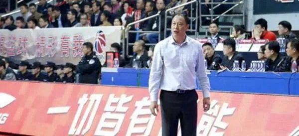 崔万军的人物经历