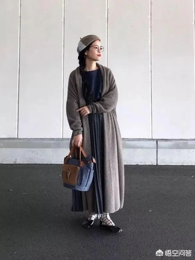 今年秋季比较流行什么样的外套呢？