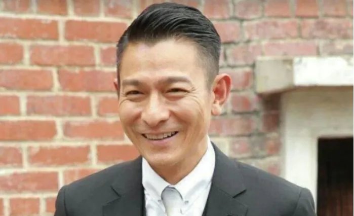 刘德华弟弟罕见露面