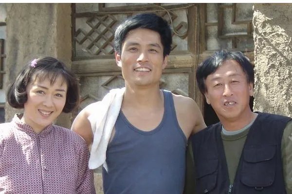 《趟过男人河的女人》这部电视剧究竟讲述了怎样的故事？