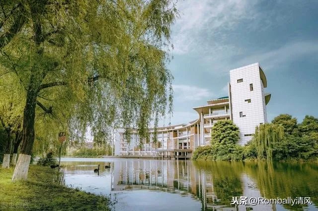 西南交通大学取消陈玉钰保研资格，保研成绩存在弄虚作假，而且其父母都在西南交大任职，对此你怎么看？