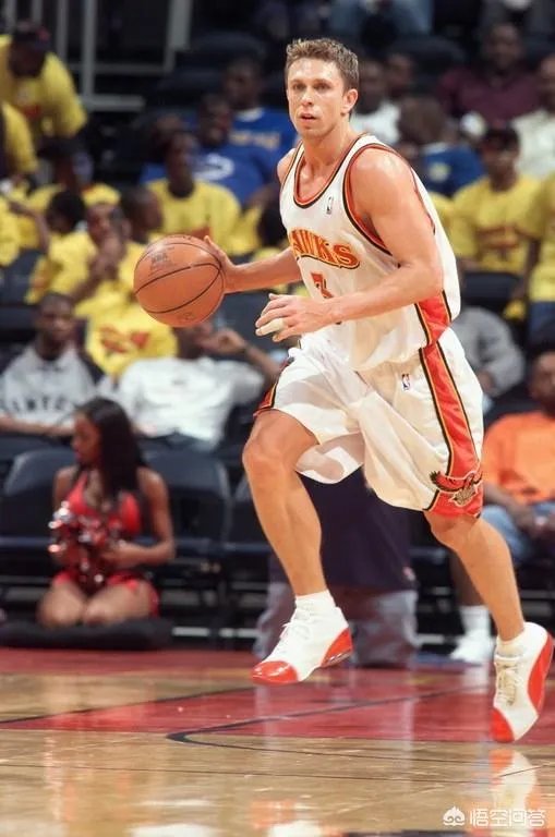 威少对阵热火狂摘18个篮板,如何看待他为了场均三双刷数据的行为?