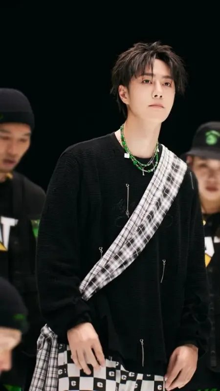 王一博连续三年加盟街舞气场全开，他在节目中有何精彩表现？