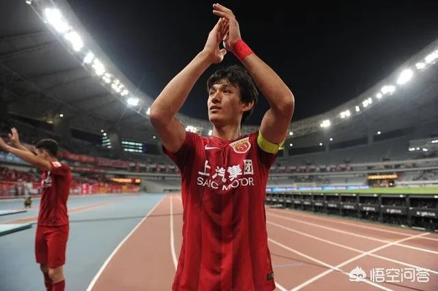 王燊超是中后卫？