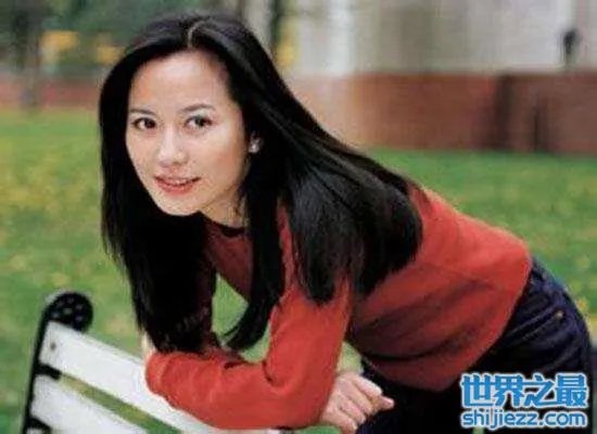 蔡国庆老婆秦娟近照曝光，据说是北京一茶楼的老板 