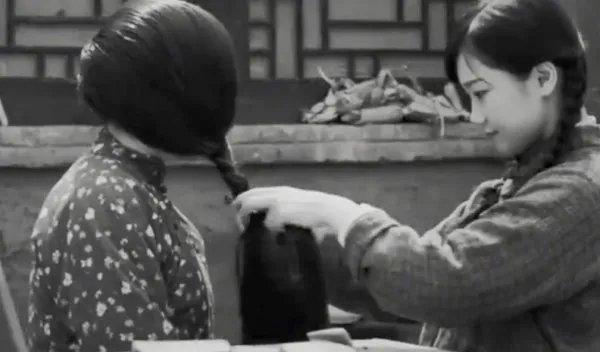 咒怨要拍电视剧，你觉得恐怖片中最烂俗的梗是什么？