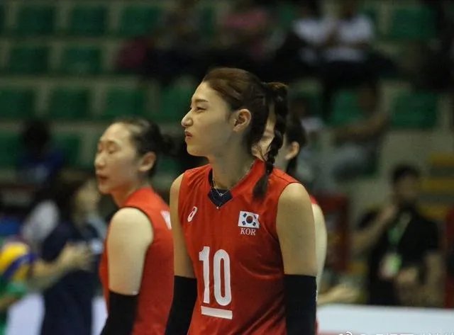 中国女排完胜韩国女排，单局打出25-4，世界顶级比赛中还有比这更悬殊的较量吗？