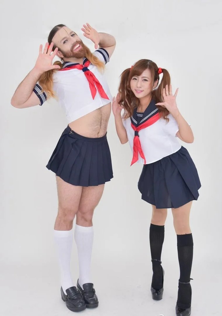 “胡子小姐”来中国 新浪微博分享最新COS