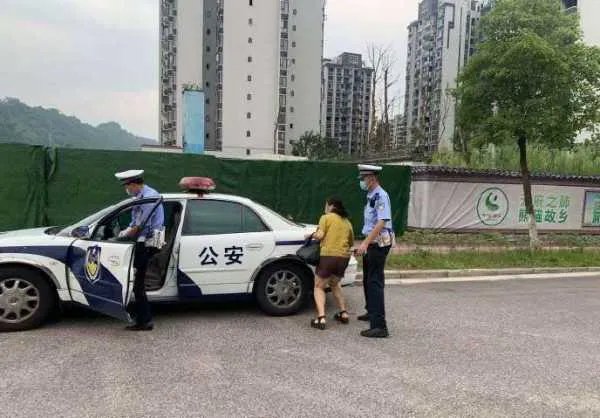 监考老师竟忘带监考证，老师不带监考证不能监考吗？