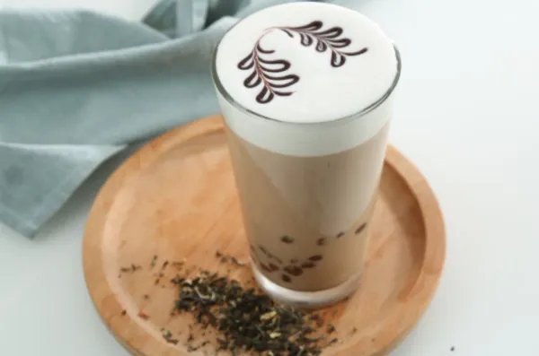秋天的第一杯奶茶是什么梗？