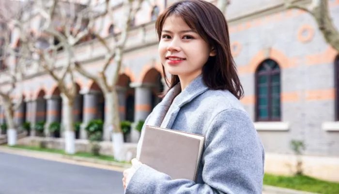 额头高适合什么发型 什么发型适合额头高的女生