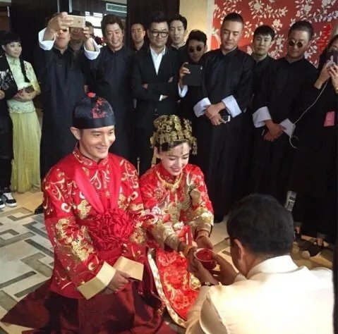 杨颖父母职业曝光 家庭背景很穷真相大揭秘