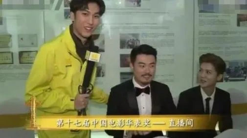 关晓彤鹿晗秀恩爱是什么情况：一个眼神暖暖的爱意