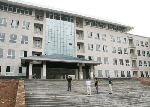 汉阴中学的汉阴中学新校址