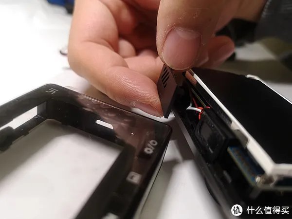 小蚁行车记录仪复活记（简单拆解+换电池）