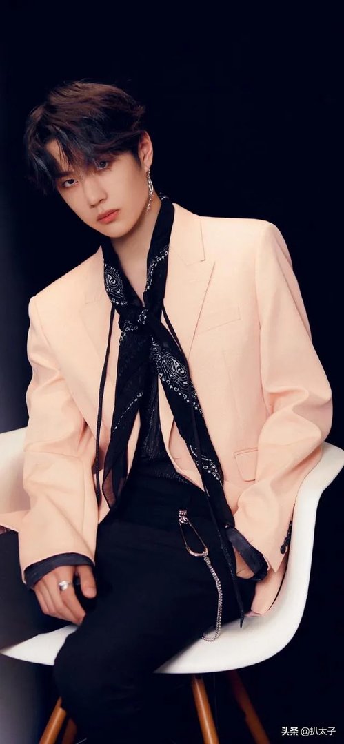 如何评价王一博为肖战庆生？