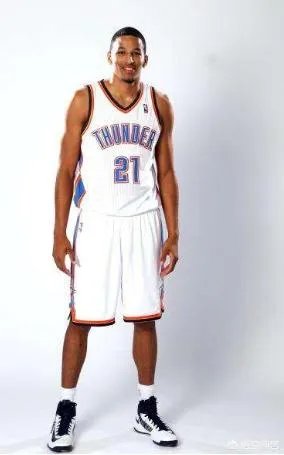 雷霆惨遭4连败，被湖人复仇，雷霆的季后赛好走吗？