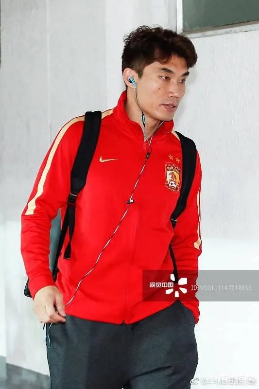 恒大38岁老将郑智送出世界级妙传，就连央视解说也被征服感叹！你怎么看？