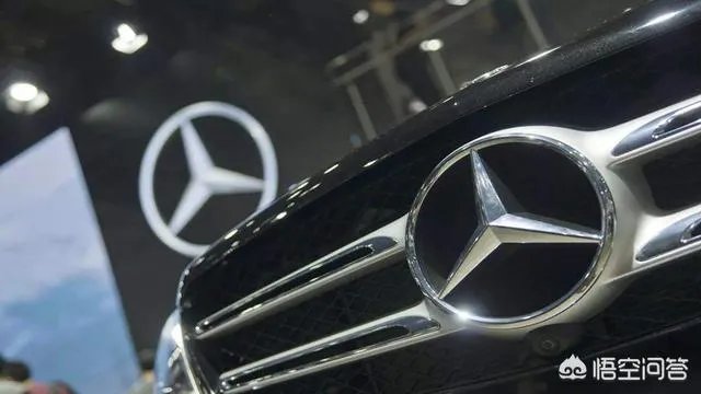 如何看待“奔驰女车主”事件？