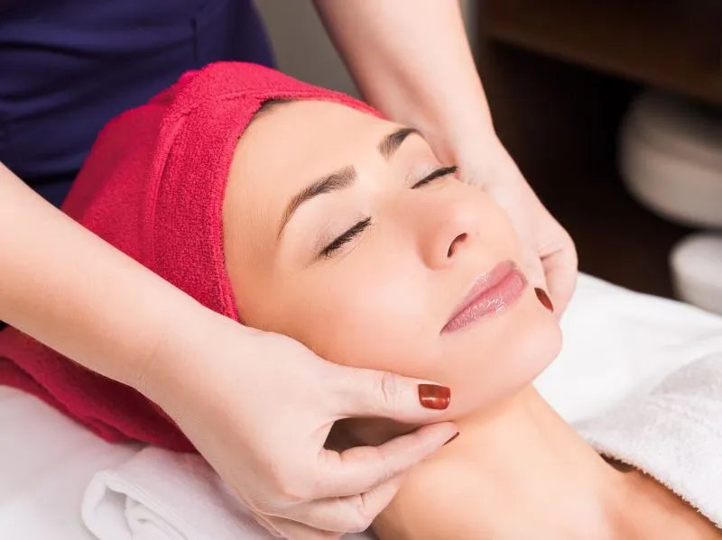 如何淡化红血丝