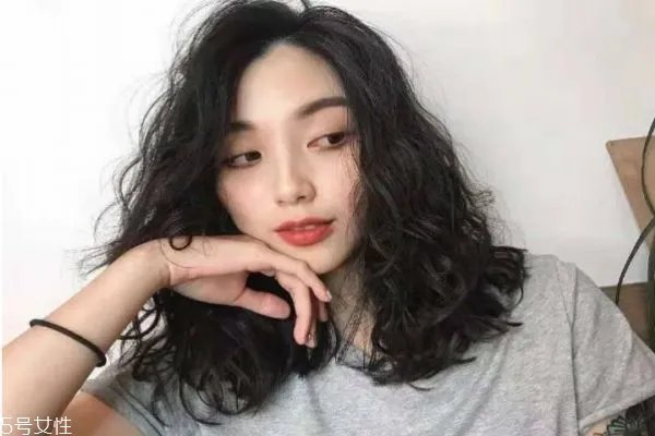 羊毛卷怎么卷 羊毛卷短发发型图片