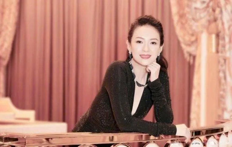 章子怡三重门事件是哪三重门 泼墨门和早年沙滩照真相