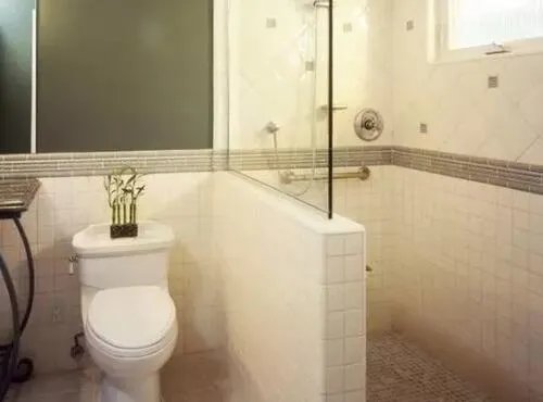 卫生间隔断材料有哪些