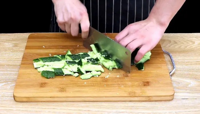 最简单凉拌黄瓜的做法 怎么做凉拌黄瓜